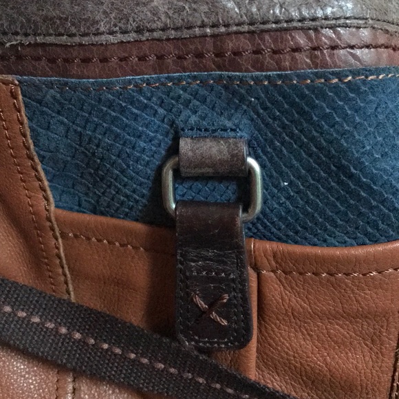 Slouchy Rustic Leather Side Satchel - Picture 4 of 9